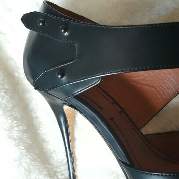 Elizabeth and James Black Heels - Picture 6 of 8